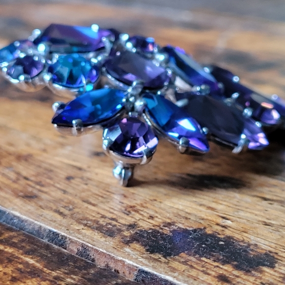 Signed Schiaparelli Brooch Domed Openwork Swarovski Crystal Silver Tone Back - Picture 5 of 7